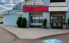 Econo Lodge Inn & Suites